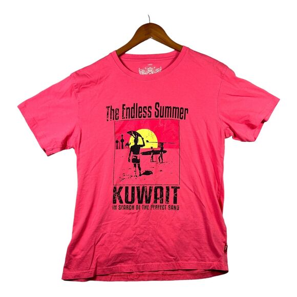 Men's The Endless Summer Kuwait In Search Perfect Sand Travel Indie T Shirt sz L - Picture 1 of 3
